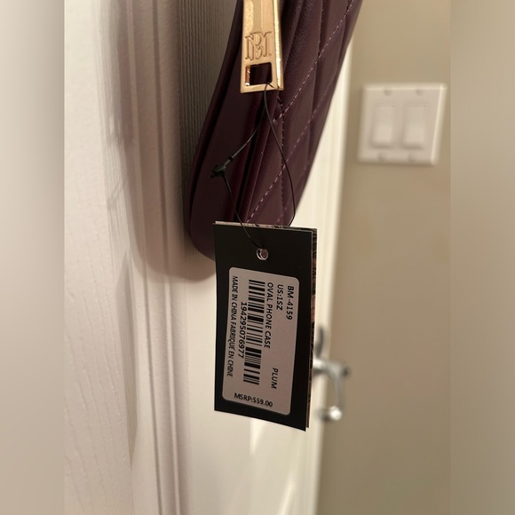 ⭐️ NWT Badgley Mischka Crossbody Oval Quilted Phone Case ⭐️ - Picture 6 of 8